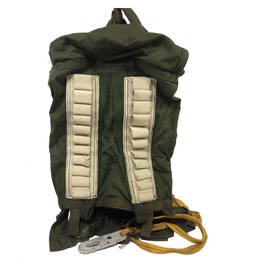Parachute Deployment Bag with Static Line quick hook